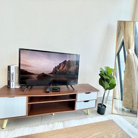 A 1-4 Pax Cozy Studio Tv Box Pool 100Mps Wifi 3 Bed Trefoil Setia Alam Extérieur photo