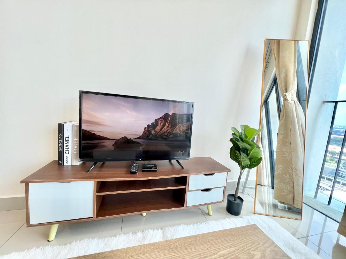 A 1-4 Pax Cozy Studio Tv Box Pool 100Mps Wifi 3 Bed Trefoil Setia Alam Extérieur photo