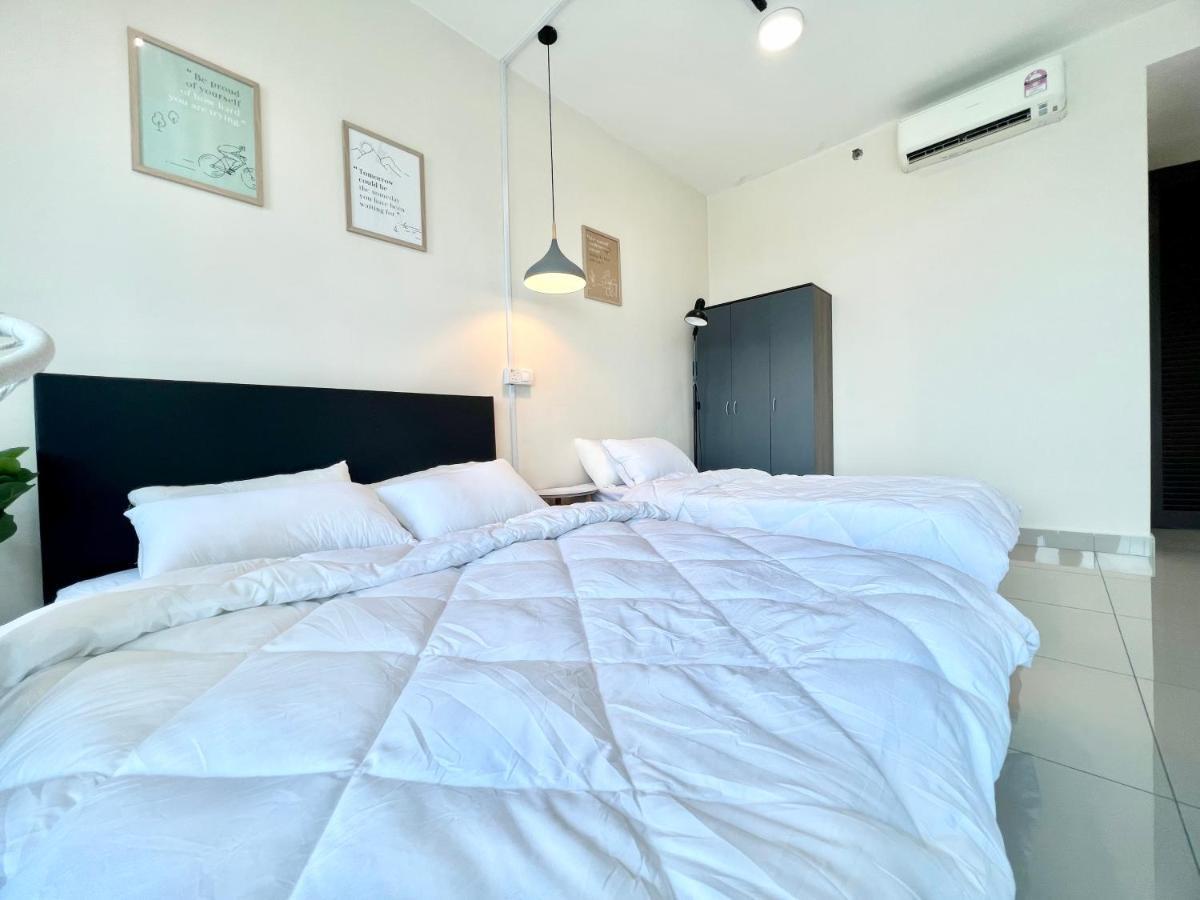 A 1-4 Pax Cozy Studio Tv Box Pool 100Mps Wifi 3 Bed Trefoil Setia Alam Extérieur photo