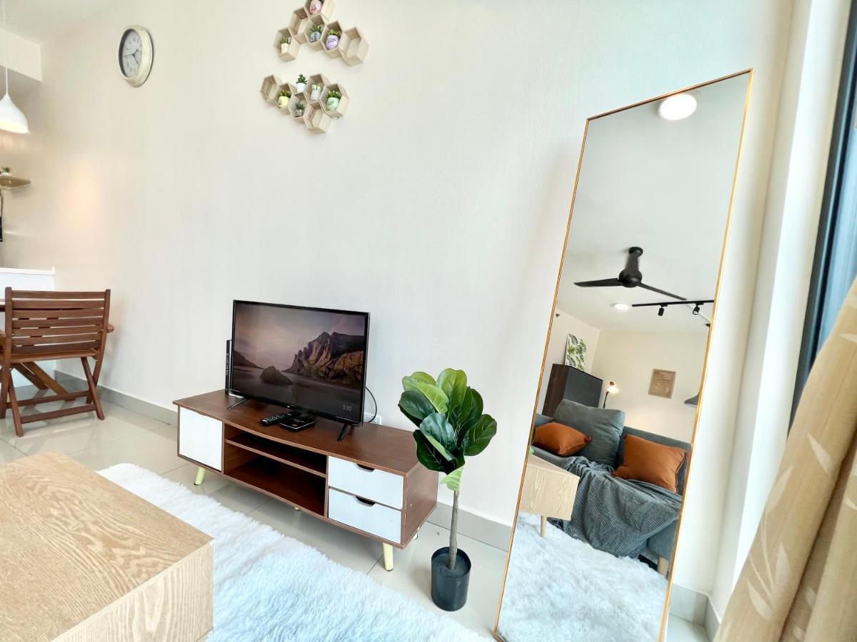 A 1-4 Pax Cozy Studio Tv Box Pool 100Mps Wifi 3 Bed Trefoil Setia Alam Extérieur photo