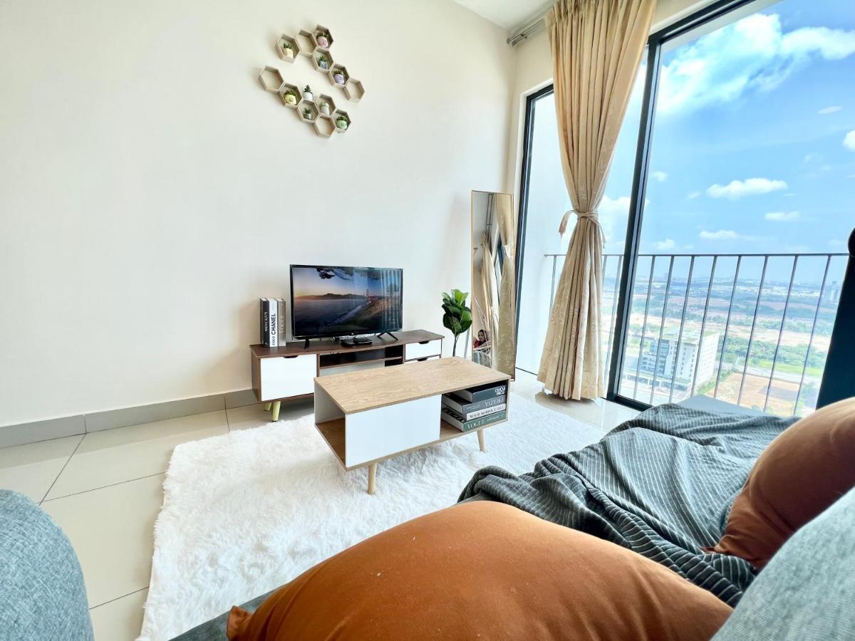 A 1-4 Pax Cozy Studio Tv Box Pool 100Mps Wifi 3 Bed Trefoil Setia Alam Extérieur photo