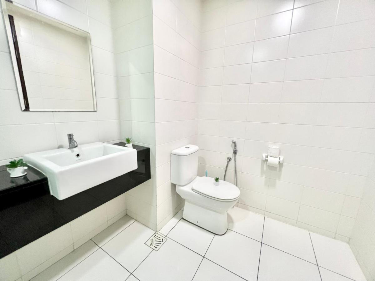 A 1-4 Pax Cozy Studio Tv Box Pool 100Mps Wifi 3 Bed Trefoil Setia Alam Extérieur photo